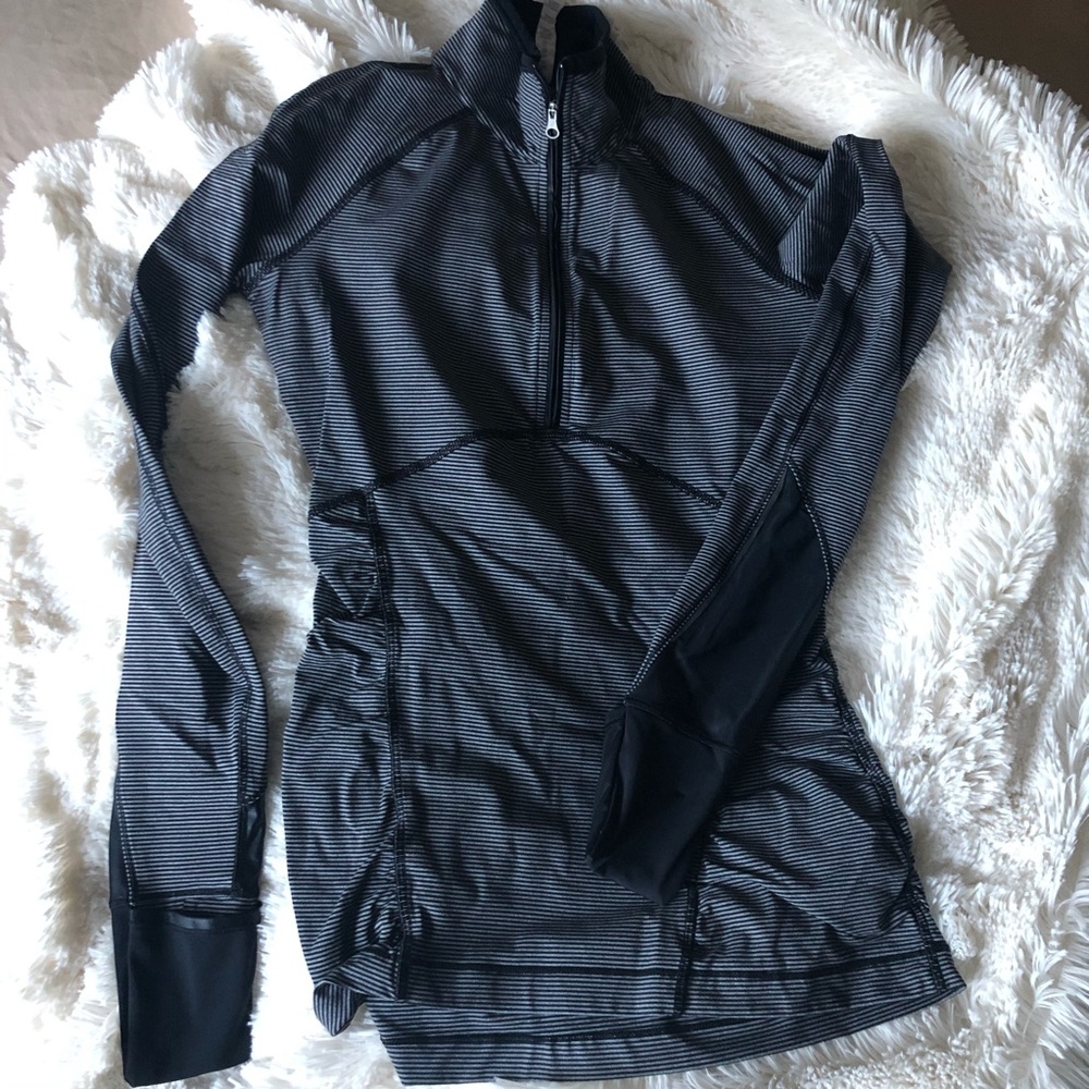 Lululemon grey & black zip fitted pullover